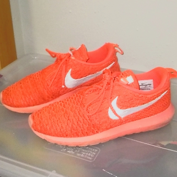 Nike Roshe - Picture 1 of 7